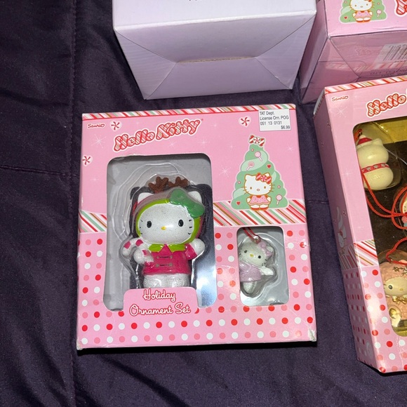 Set of early 2000s Hello Kitty Christmas ornaments - Picture 3 of 6